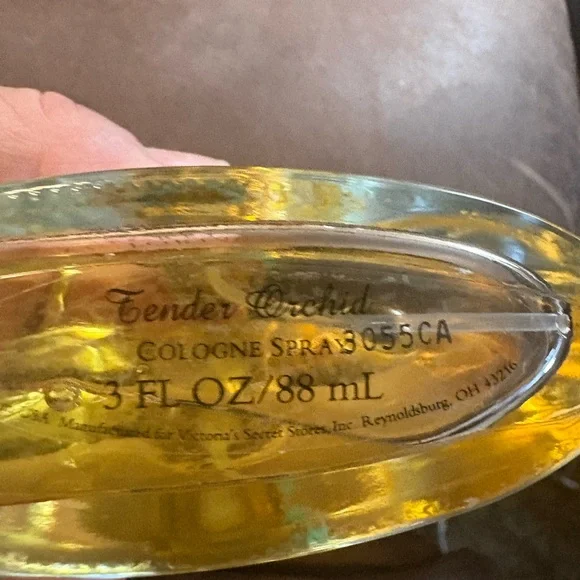 Victoria's Secret Tender Orchid - Picture 2 of 2